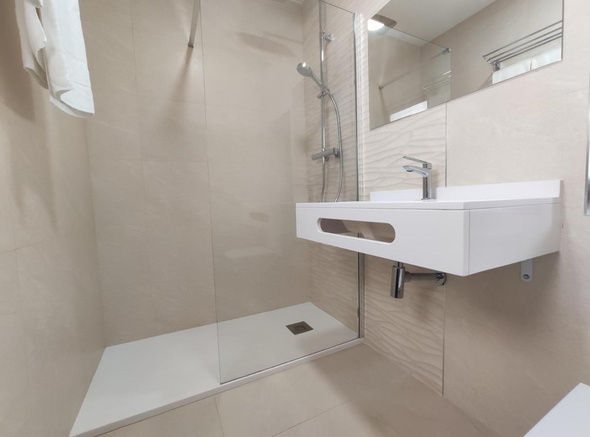 Hostal Oleo Auto Check-In Santander Buitenkant foto
