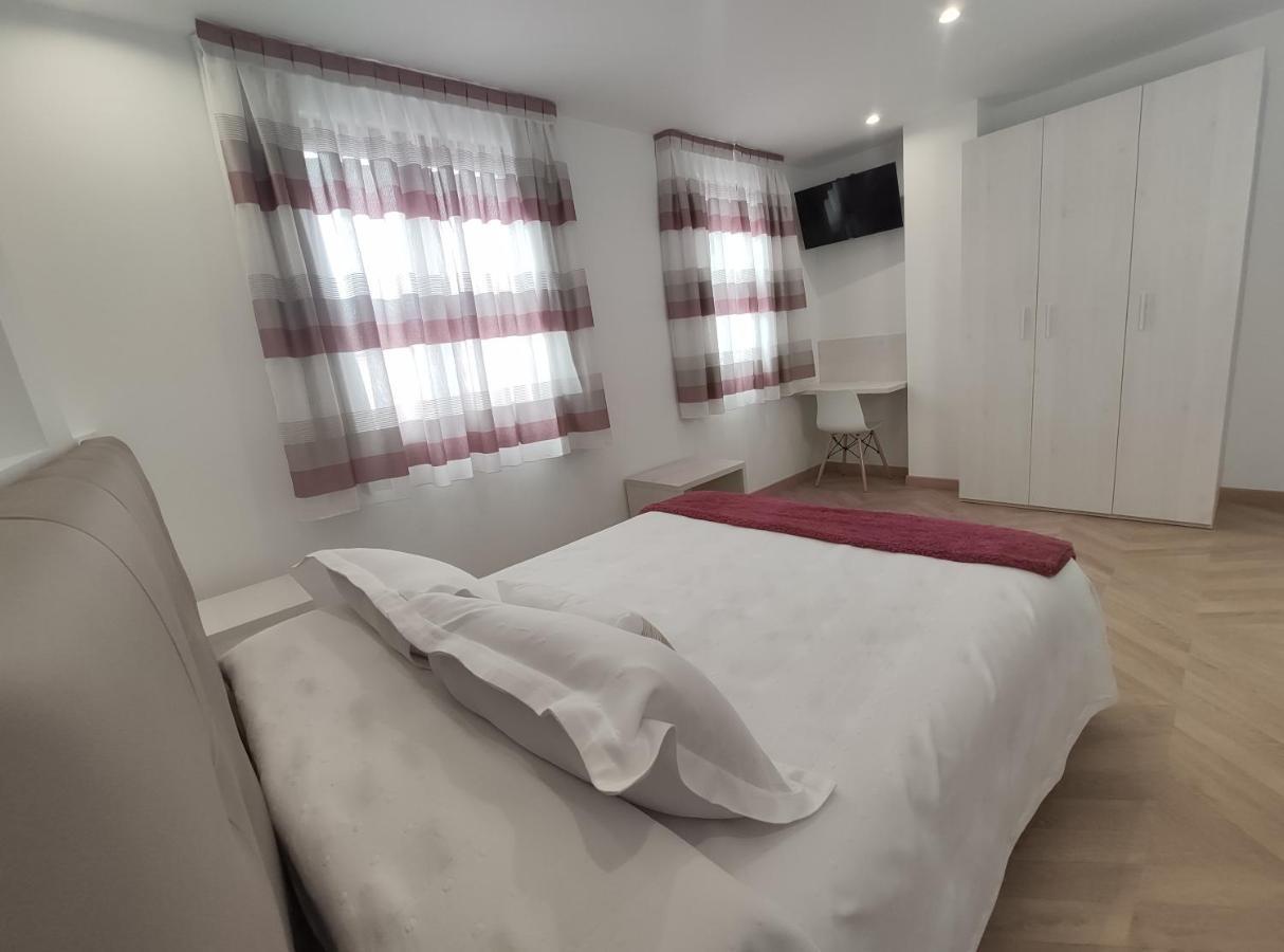 Hostal Oleo Auto Check-In Santander Buitenkant foto