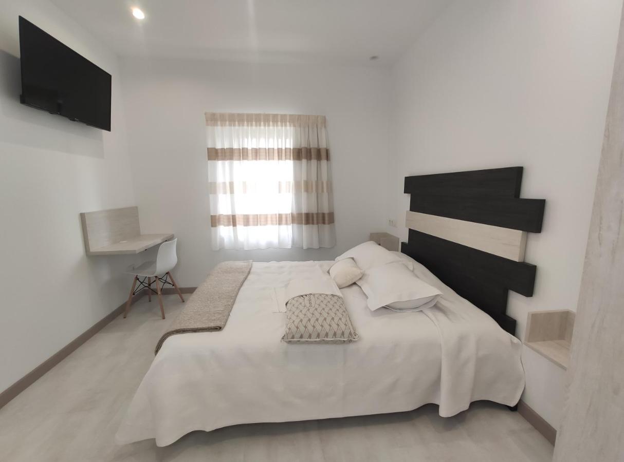 Hostal Oleo Auto Check-In Santander Buitenkant foto