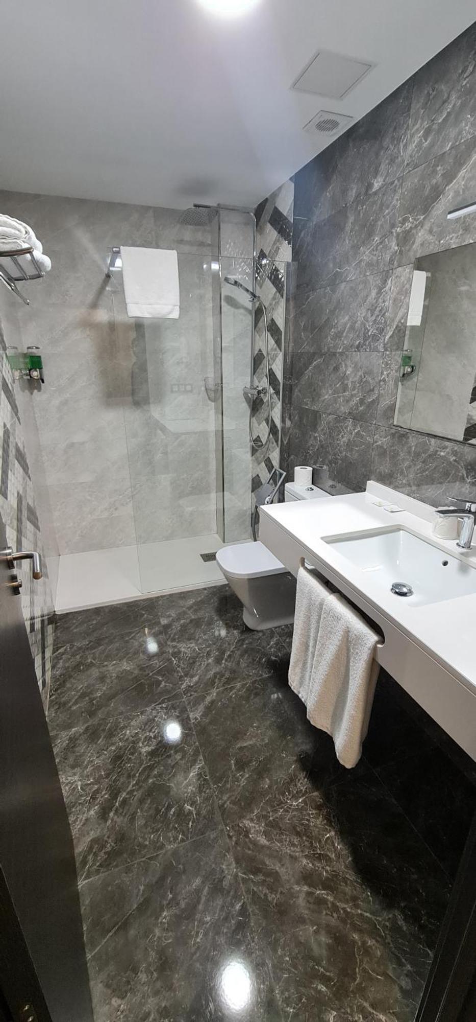 Hostal Oleo Auto Check-In Santander Buitenkant foto
